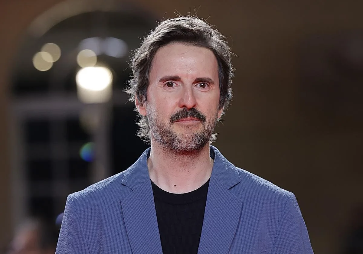 La vida personal de Julián López: el bullying que sufrió en el instituto, su faceta como músico y su discreta vida sentimental