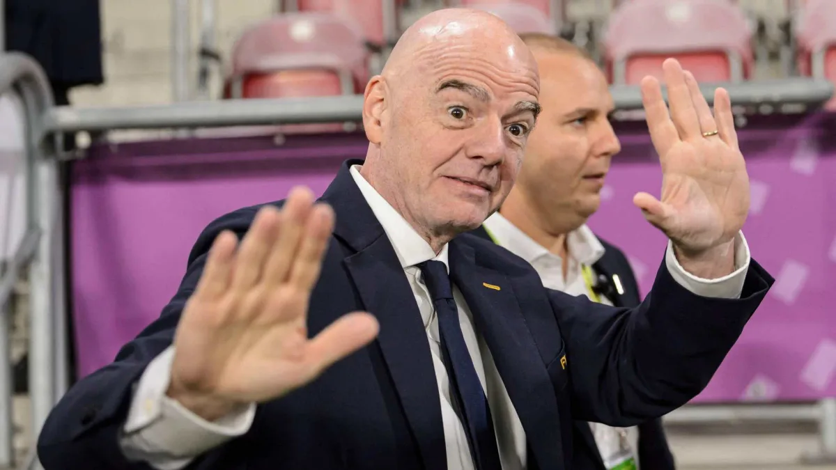 Infantino recebeu R$ 8,8 milhões fora do relatório da FIFA, aponta The Times