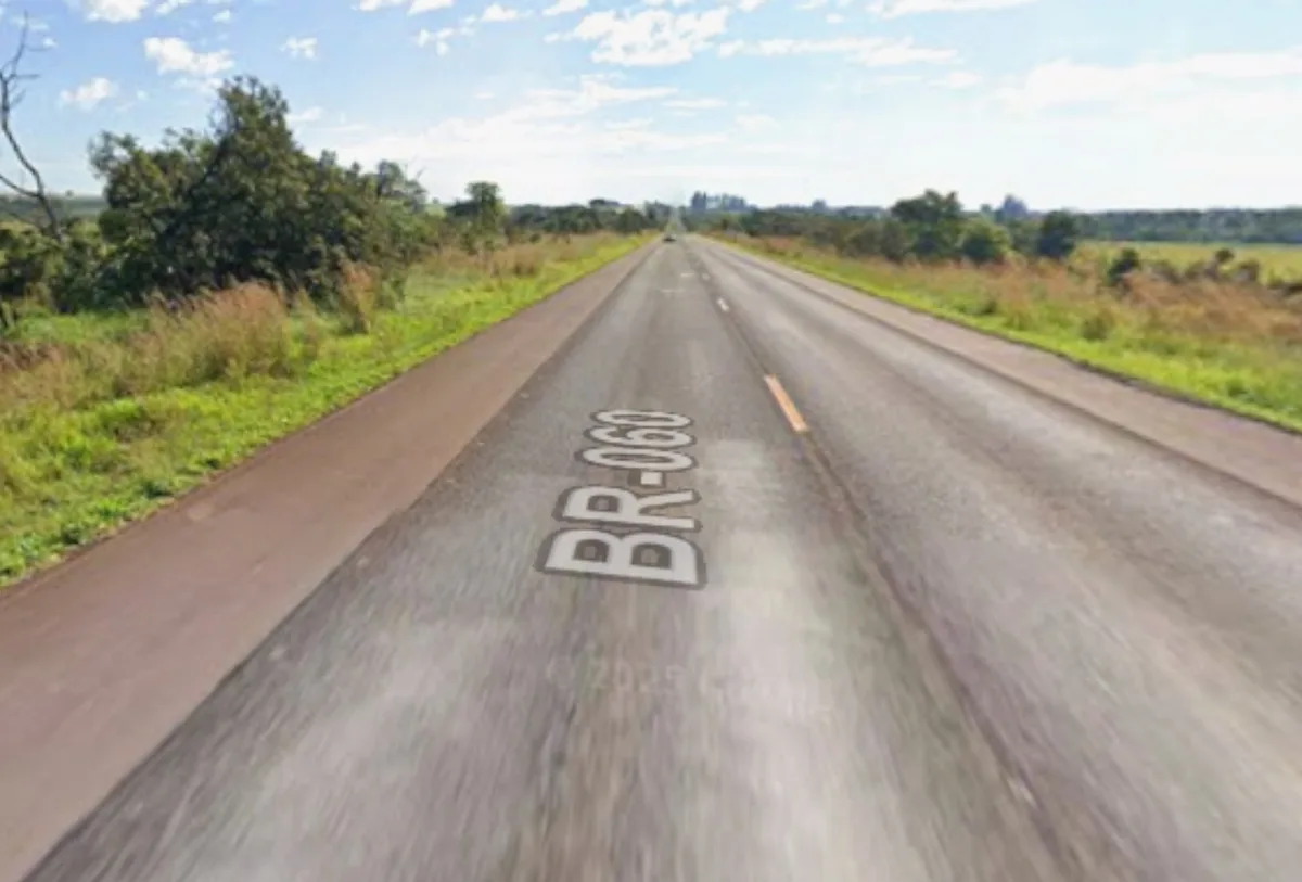 Ciclista morre após ser atingido por carro na BR-060, em Sidrolândia