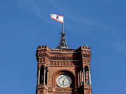 Nur wenige Wochen vor der Wahl: Umfrage sieht Linke in Berlin klar vorn