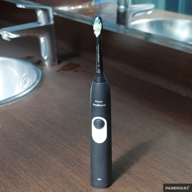 Actualité : Bon plan – La brosse à dents électrique Philips Sonicare DailyClean 3100 Pack de 2 à 49,49 € (-23%)