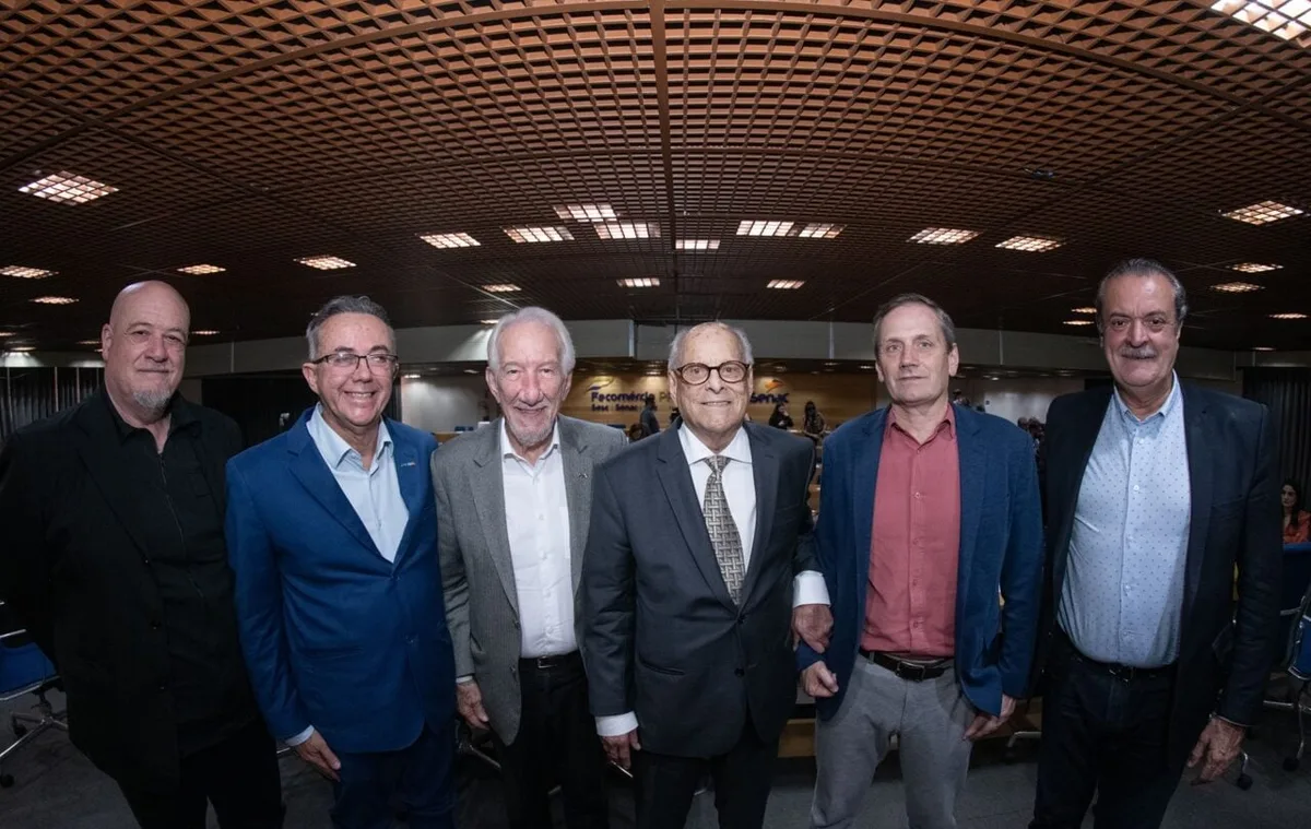 Paulo Pimentel ganha homenagem por legado ao turismo
