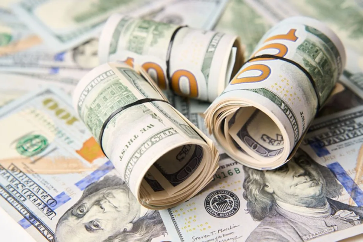 Dólar sobe com ameaça de de Trump de "Dia D Econômico" contra Irã