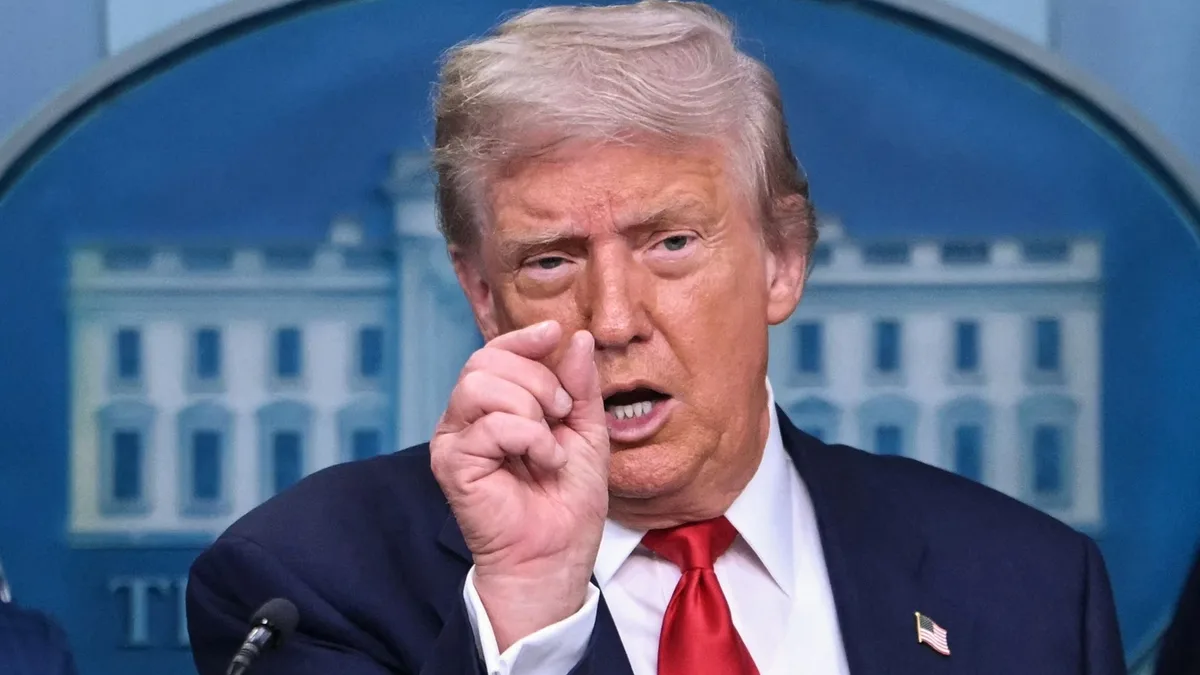 Major TV networks back CNN amid Trump ban, suspend White House pool coverage, ‘There will be no replacement…’
