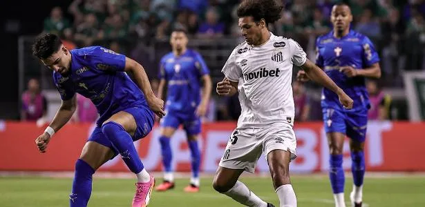 Santos não vence Palmeiras por três gols há vinte anos e 70 clássicos
