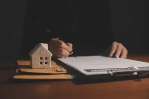 Adjudicação compulsória de imóvel: cadeia de cessões não é dominial