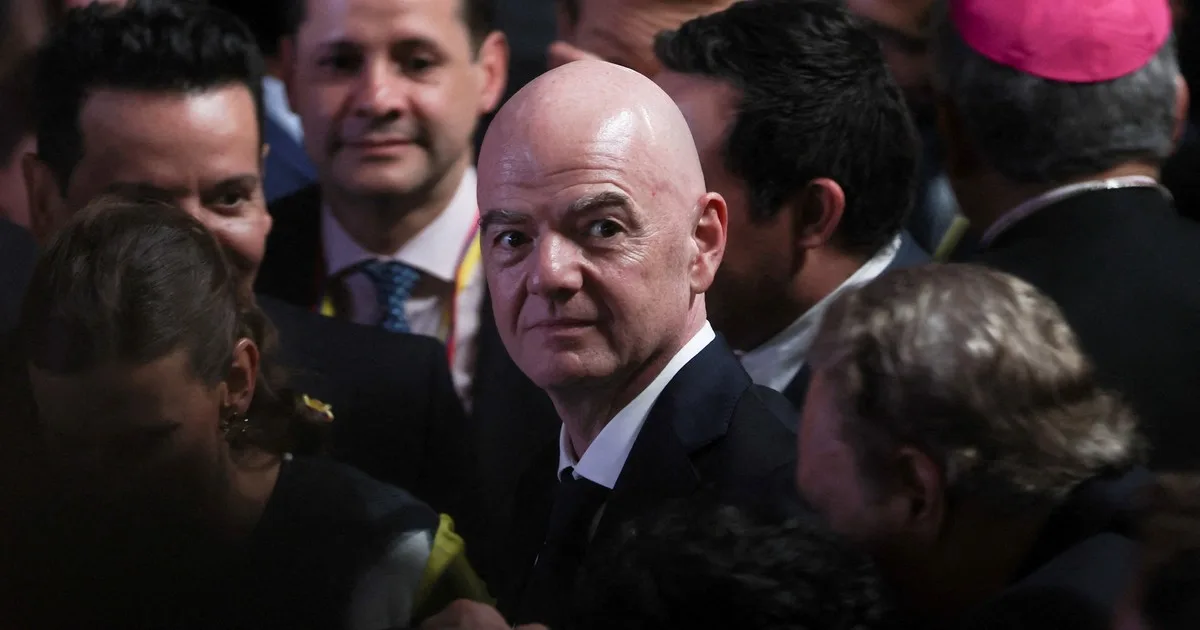 Figuras históricas del fútbol se unen en contra de Infantino: "El cambio es necesario"