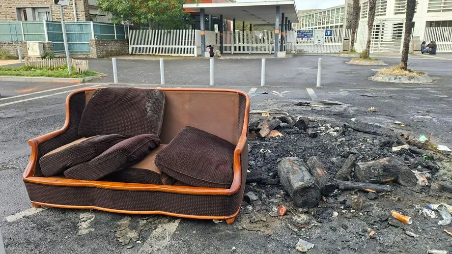 VIDÉO - En marge du mouvement lycéen, un début d'incendie au lycée Aristide Briand de Saint-Nazaire