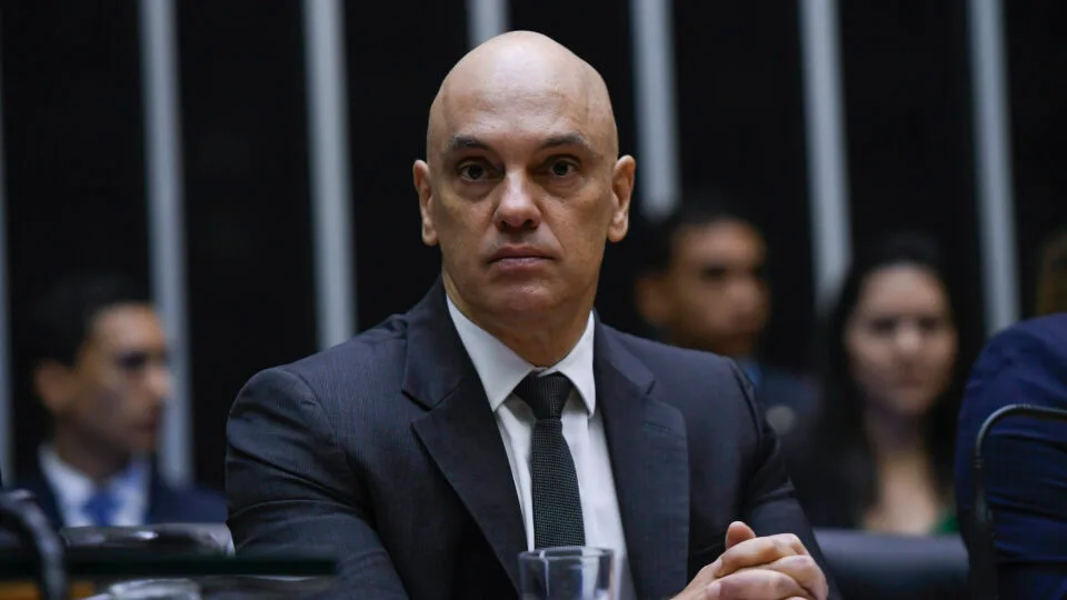 “Chance não pode ser desperdiçada”, diz Lacombe sobre impeachment de Moraes