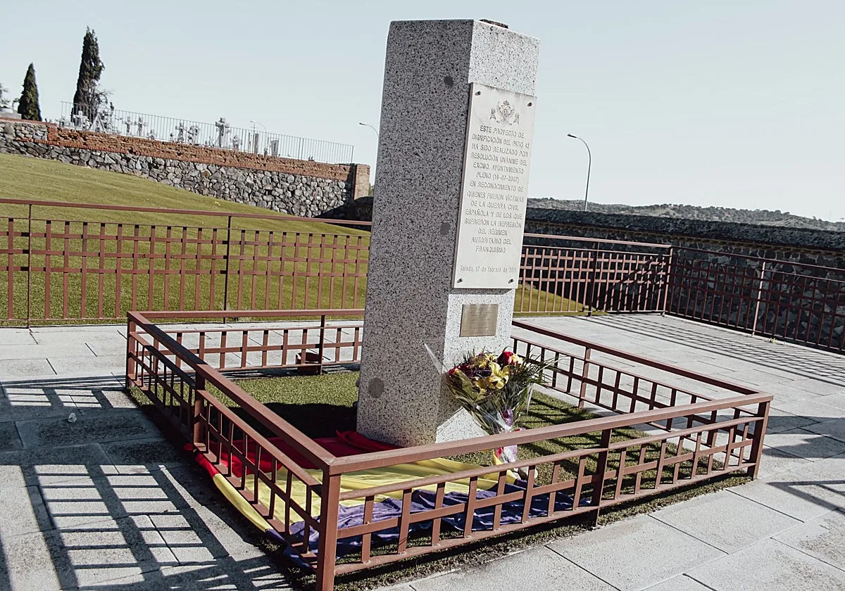 IU Toledo insta a solicitar a la FEMP una subvención para dignificar patios en el cementerio