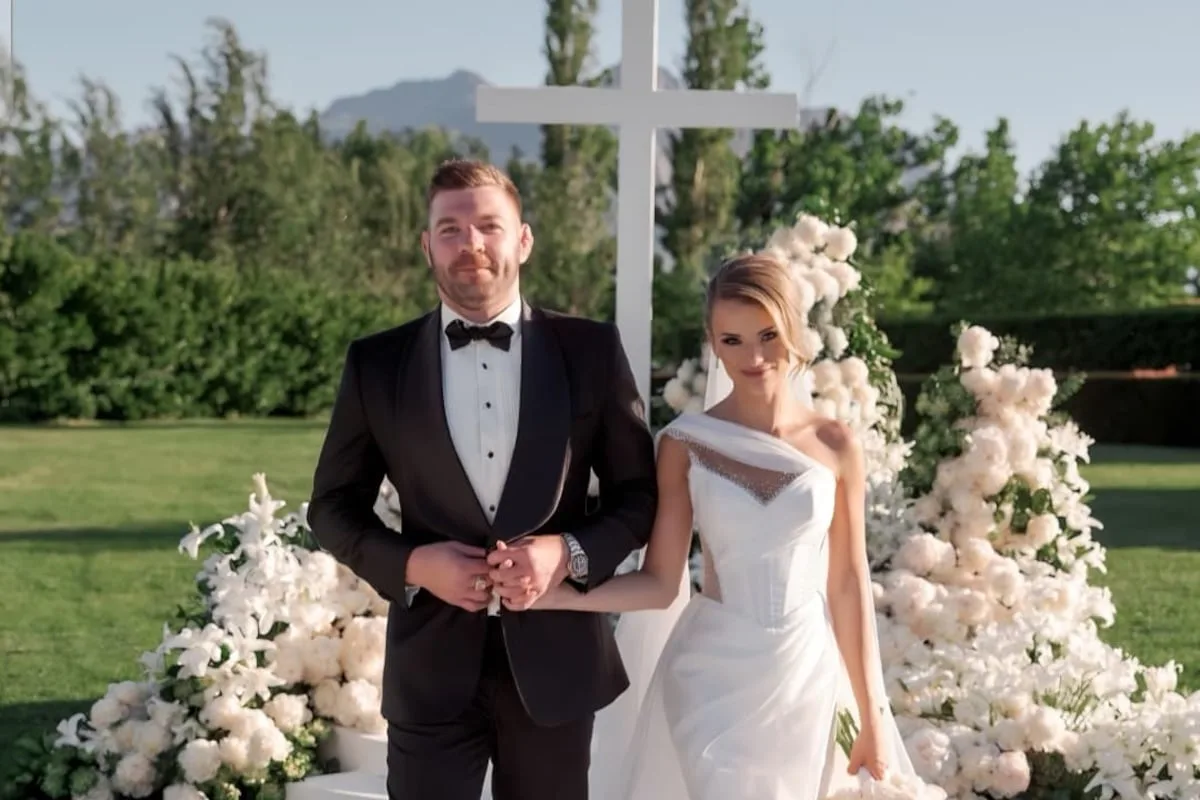 UFC star Dricus du Plessis ties the knot with Vasti Spiller