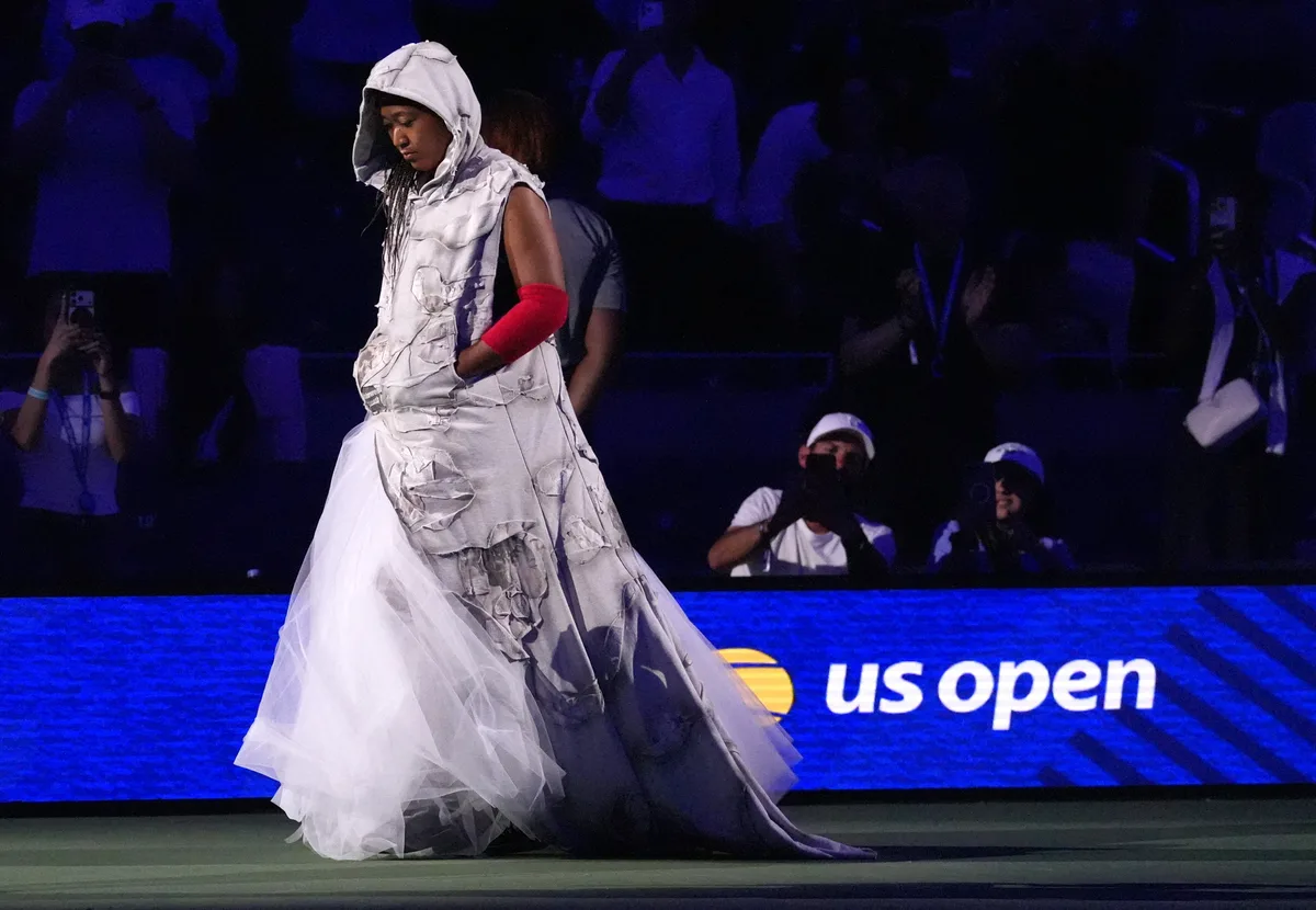 Naomi Osaka sorprendió a todos en el US Open con un extravagante look inspirado en una leyenda de la NBA