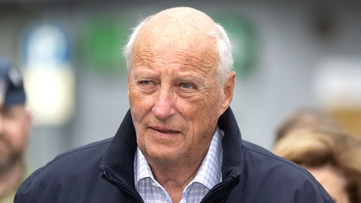 Última hora sobre el estado de salud de Harald de Noruega: permanece ingresado y prolonga su baja médica