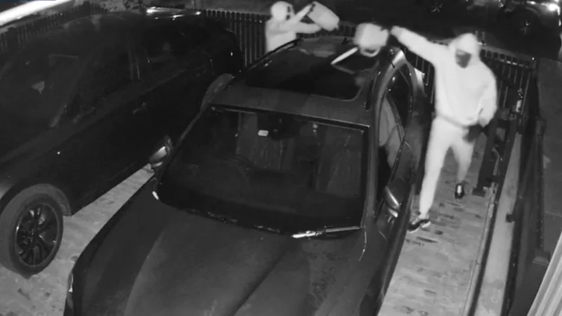 Police release CCTV of Melbourne arson linked to bikies