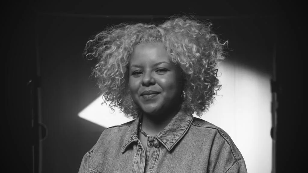 Karol Maia leva a festival na França reflexão sobre heranças da escravidão nas casas brasileiras