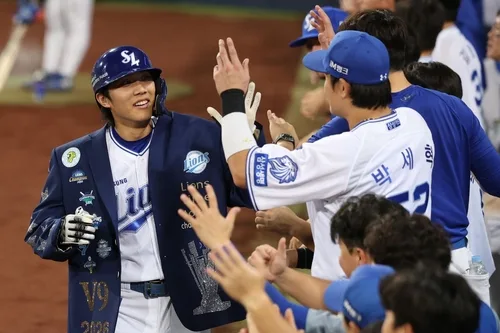 선두 삼성, 보스 역투로 6연승…2위 kt도 한화 꺾고 맹추격