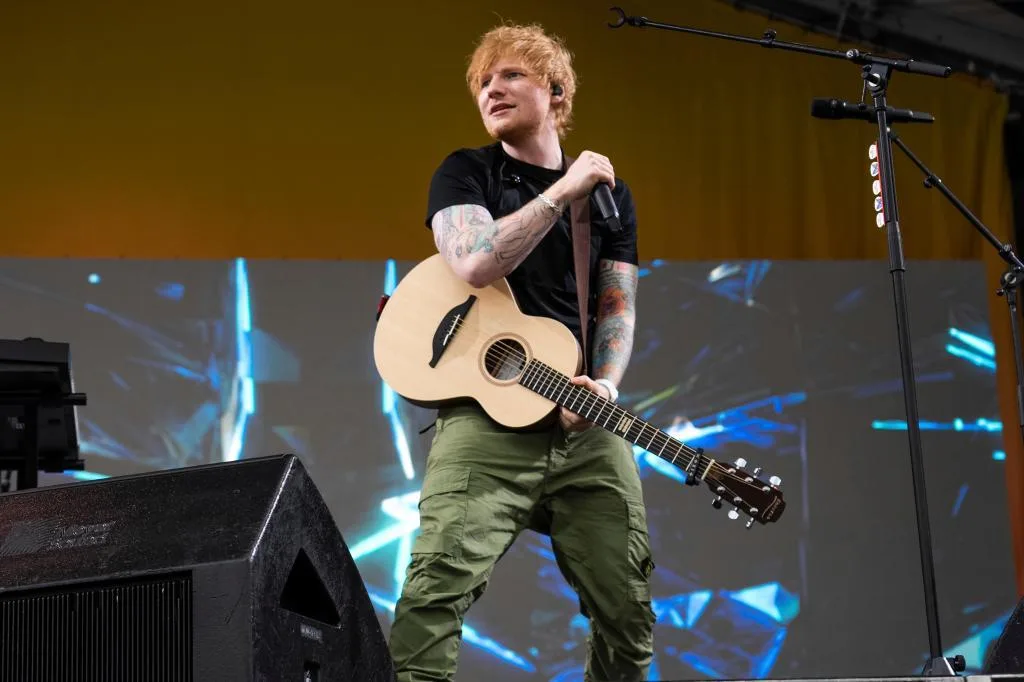 Ed Sheeran vuelve a los escenarios entre protestas propalestinas tras la expulsión de Macklemore