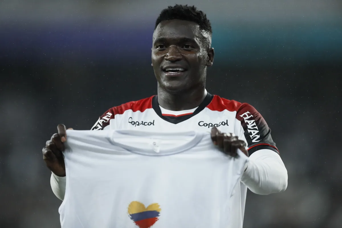 Artilheiro do Brasileirão e do Athletico, Viveros é convocado pela primeira vez pela Colômbia
