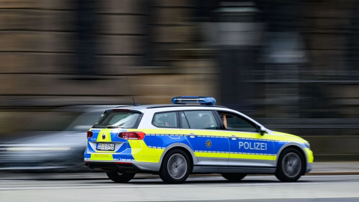 Busunfall: Fünf Verletzte bei Busunfall auf Bundesstraße