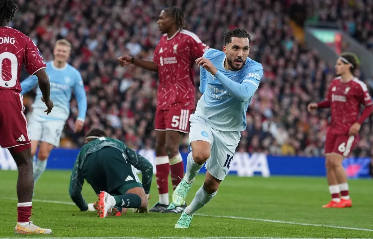 Liverpool - Manchester City : Dans la tourmente, les Cityzens humilient les Reds avec un nouveau bijou de Cherki… Revivez ce choc de PL avec nous