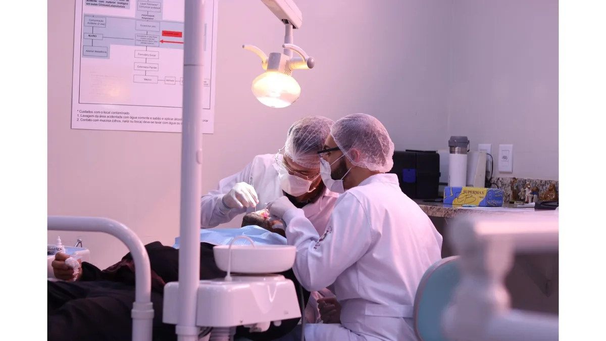 UNIFEB oferece atendimentos odontológicos gratuitos na Festa do Peão