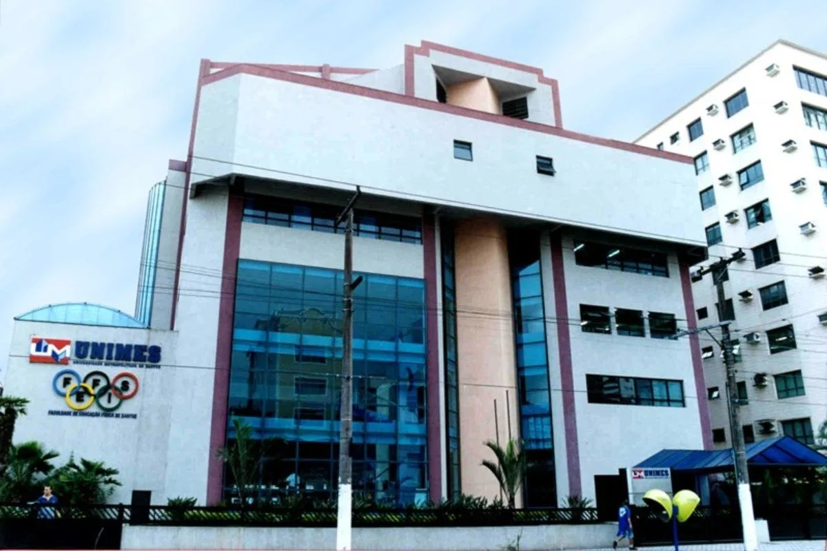 Universidade no litoral de SP reconhece centenas de diplomas de faculdade no Paraguai apontada como 'fantasma'