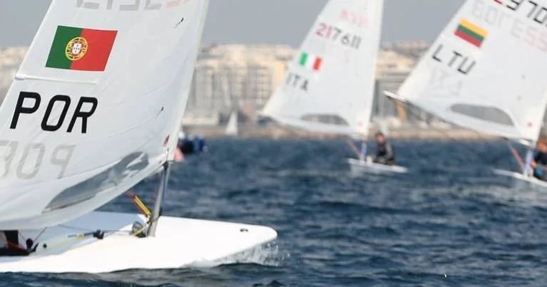 Portugal com ouro, prata e bronze em vela inclusiva