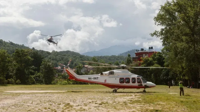 Equipas tentam salvar mais de 100 trabalhadores presos em túnel no Nepal