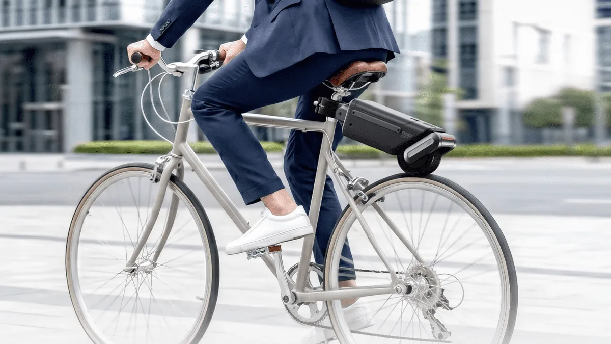 普通の自転車を後付けで電動化、ASUSが最大500W・USB-C充電対応の「Oxiis E250G1」を公開