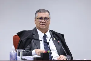 Dino retira sigilo de material da investigação sobre Dark Horse
