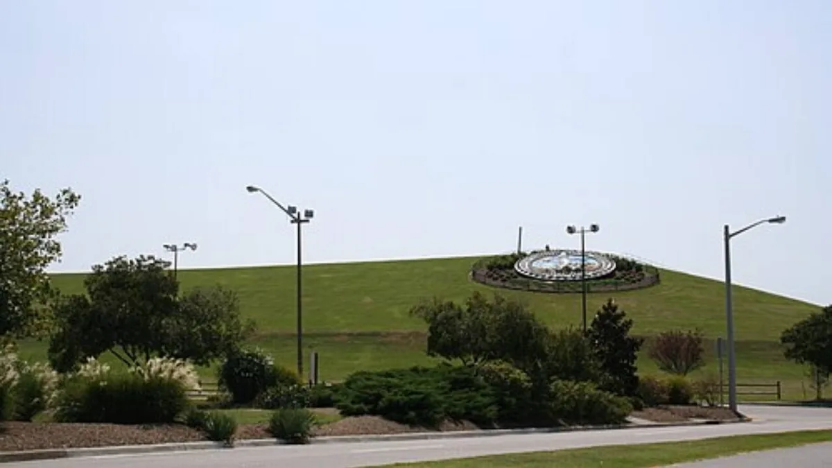 Virginia Beach turned 640,000 tons of garbage into a 60-foot hill, now a 165-acre park