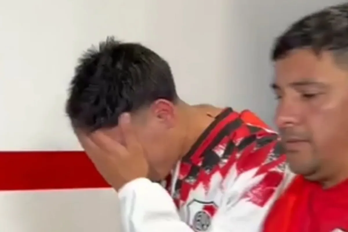 El llanto del juvenil Facundo González tras la eliminación de River en la Copa Sudamericana