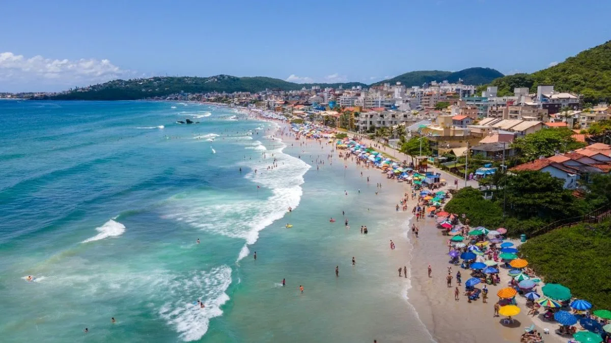 Advogada passa sete dias sem ser vista e acaba encontrada morta dentro de apartamento em praia paradisíaca de SC