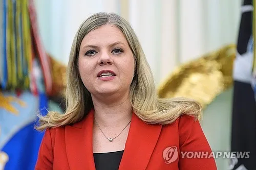 트럼프, FDA국장에 보건 참모 오버턴 지명…"행정부 록스타"