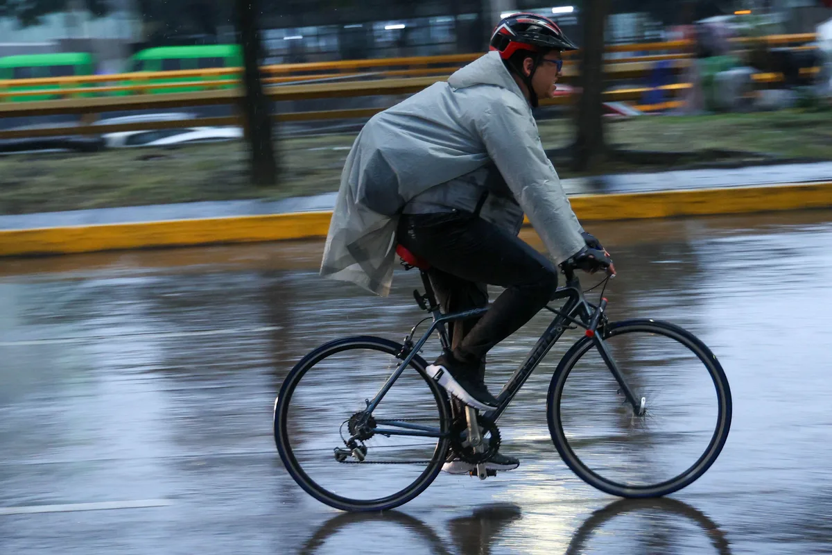 ¡Alerta por lluvias! Monzón y ondas tropicales provocarán tormentas intensas este viernes
