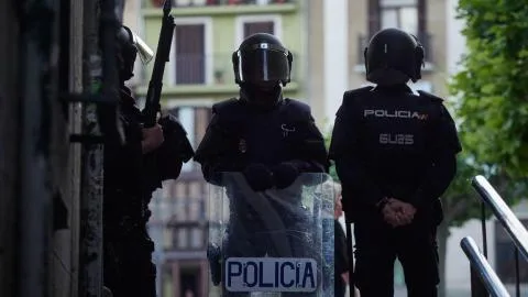 Buenas personas en la Policía, una idea novedosa para las próximas infiltraciones