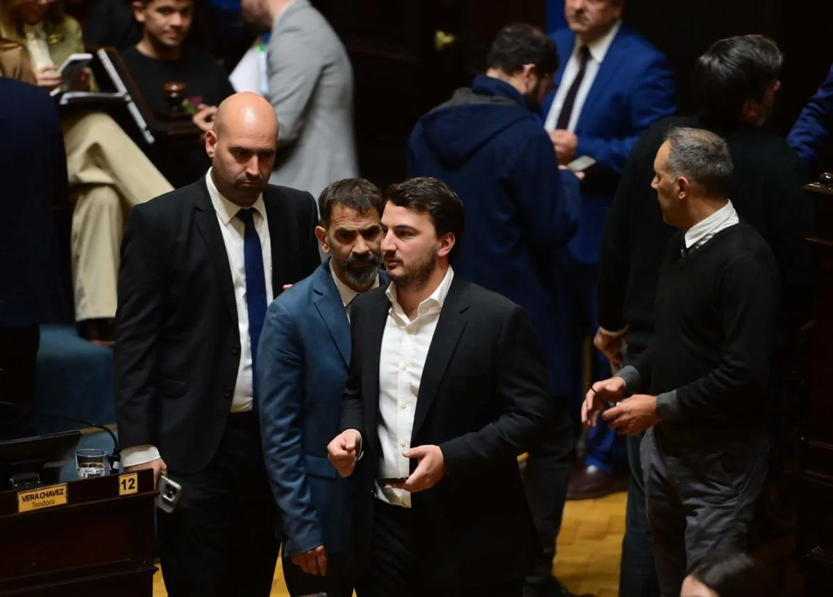 La Libertad Avanza ordenó la conducción en la Legislatura bonaerense tras un acuerdo entre Karina Milei y Santiago Caputo