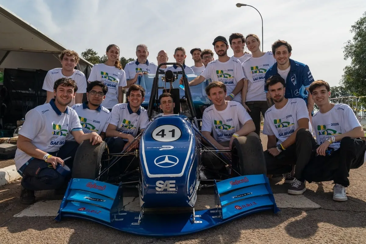 Un auto de carrera construido por estudiantes de la UBA participó de una prestigiosa competencia en Brasil