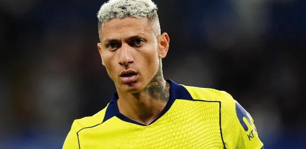 Técnico do Tottenham barra Richarlison até das copas: 'Não vai jogar'