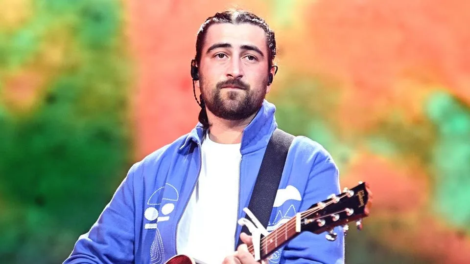 Noah Kahan’s Two Current Singles Climb To New Peaks Together