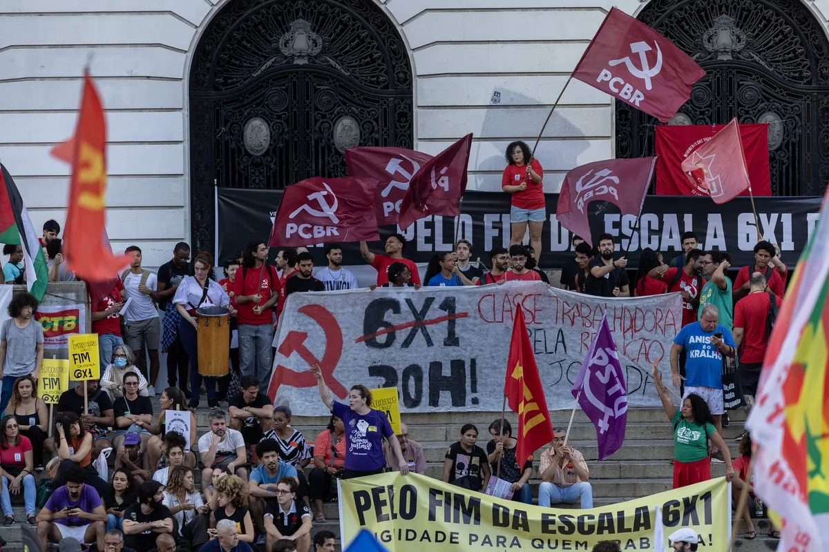 Senador rejeita emendas, entrega relatório e fim da escala 6x1 fica pronta para votação na CCJ
