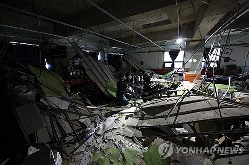 마감재 붙인 철골 천장틀 통째로 붕괴…경찰, 수사 속도