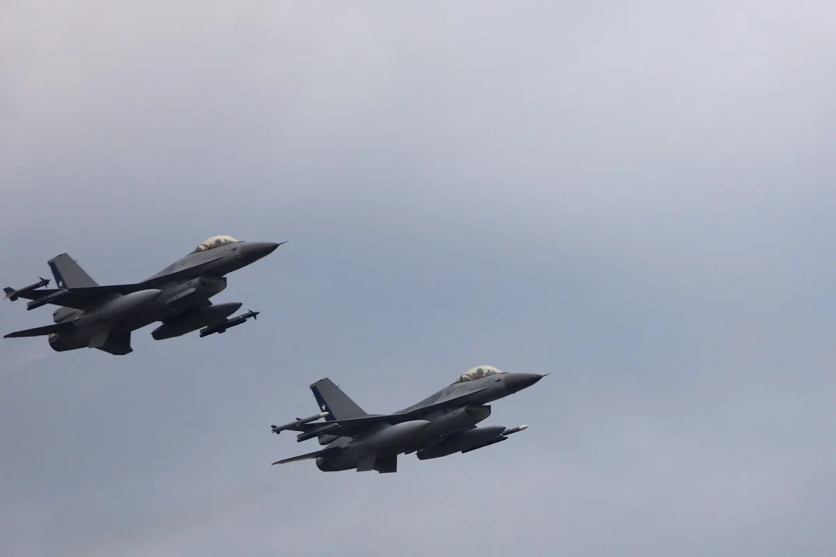 Seis F-16 llegan a la Argentina: cómo será el traslado desde Dinamarca hasta Río Cuarto