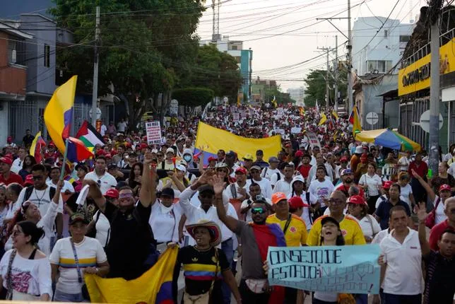 Colombie, Brésil, médias interdits à la Maison-Blanche et transport aérien : les informations de la nuit