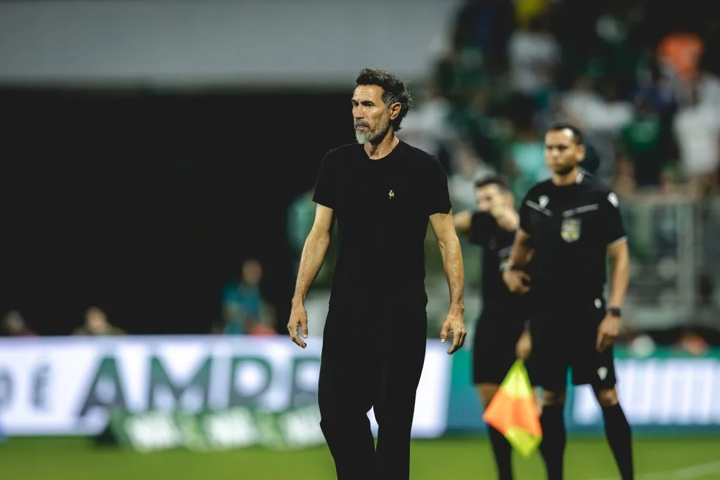 Técnico do Atlético responde provocações de Neymar com novo aviso: “Nos deixaram com vida”