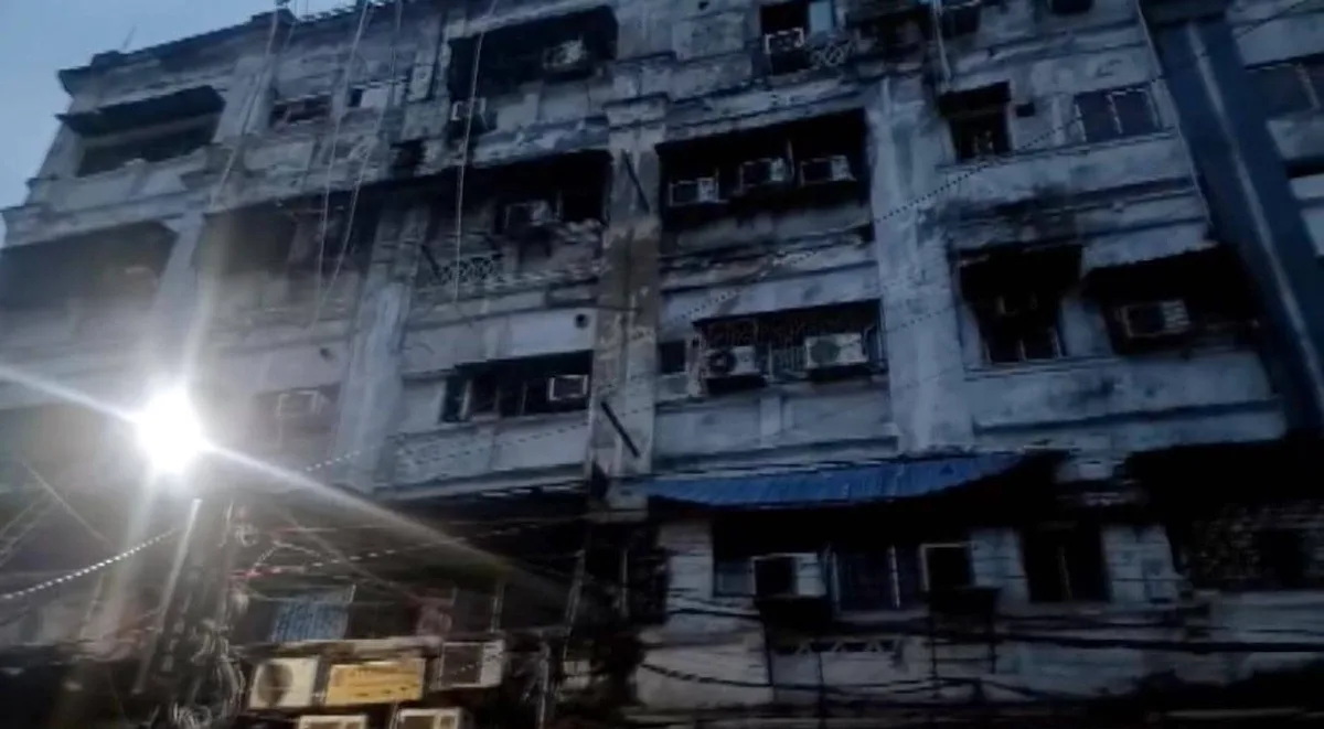 At least 9 killed, six injured in massive fire at hotel in Kolkata