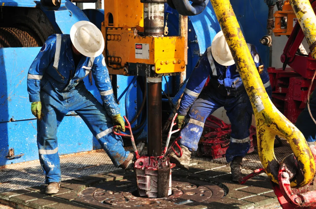 Los contratos mixtos no atraen a los gigantes petroleros, pero algunas empresas sí ven negocio con Pemex