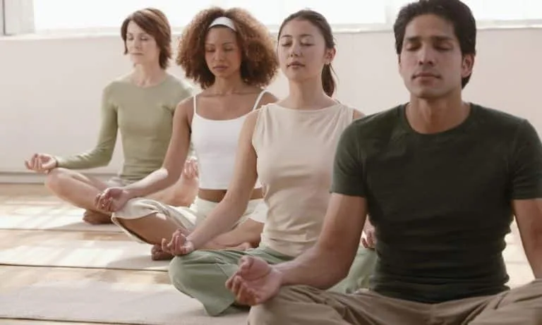 Tapete de yoga: como escolher espessura, aderência e tamanho