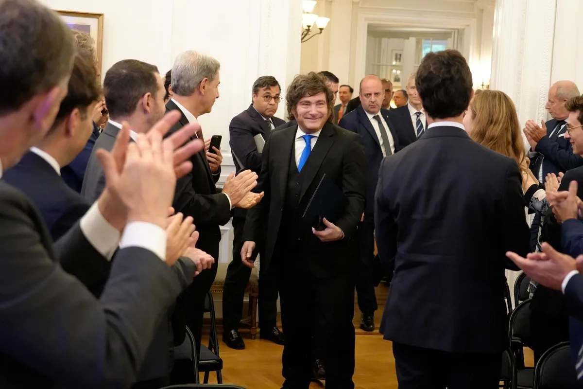 En Washington, Milei reforzó su condena al antisemitismo y cosechó otro elogio del gobierno de Trump