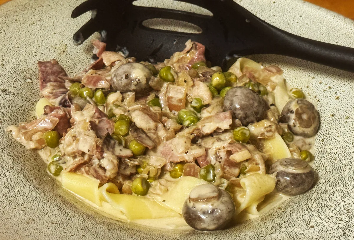 WHAT’S COOKING: Black and blue pasta (pappardelle with Black Forest ham and blue cheese)